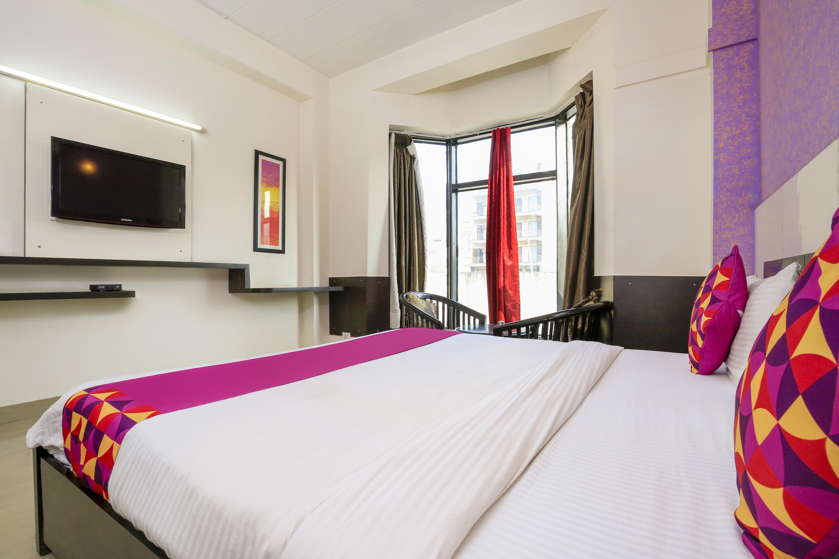 Hotel O Golf Stays Near Aravali Biodiversity Park グルガウン エクステリア 写真