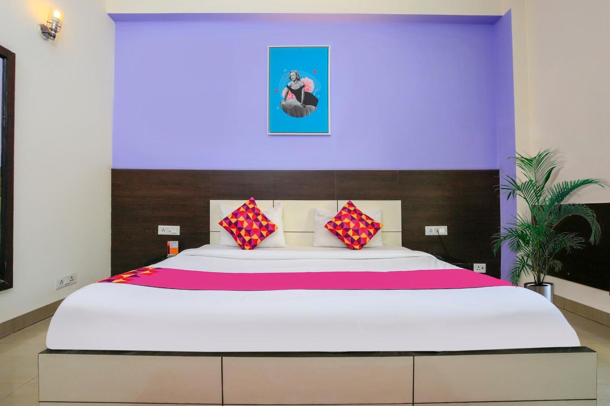 Hotel O Golf Stays Near Aravali Biodiversity Park グルガウン エクステリア 写真