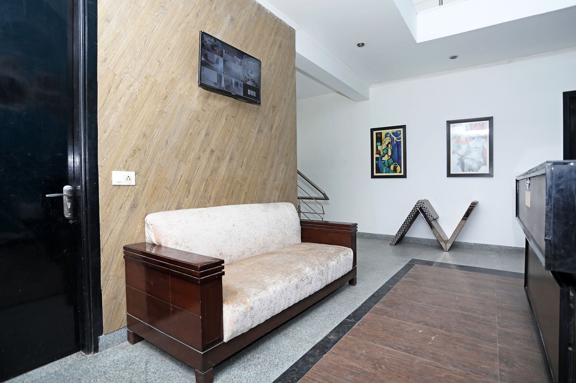Hotel O Golf Stays Near Aravali Biodiversity Park グルガウン エクステリア 写真
