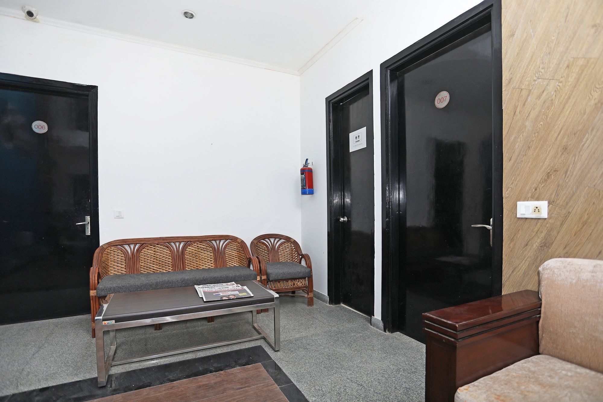 Hotel O Golf Stays Near Aravali Biodiversity Park グルガウン エクステリア 写真